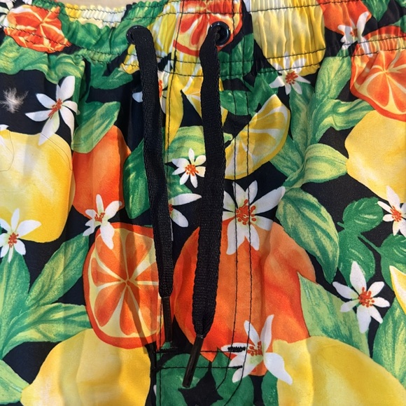 Old Navy Printed Swim Trunks. Fresh-squeezed Fun. Size M. - Picture 2 of 7